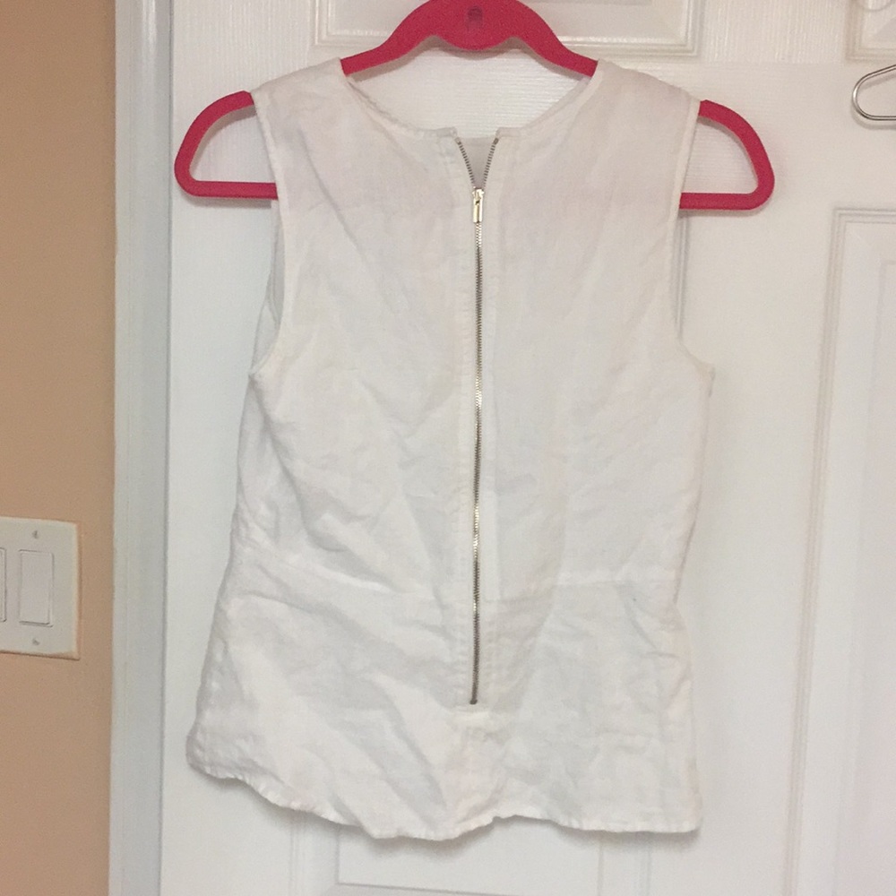 Top. - Picture 2 of 3
